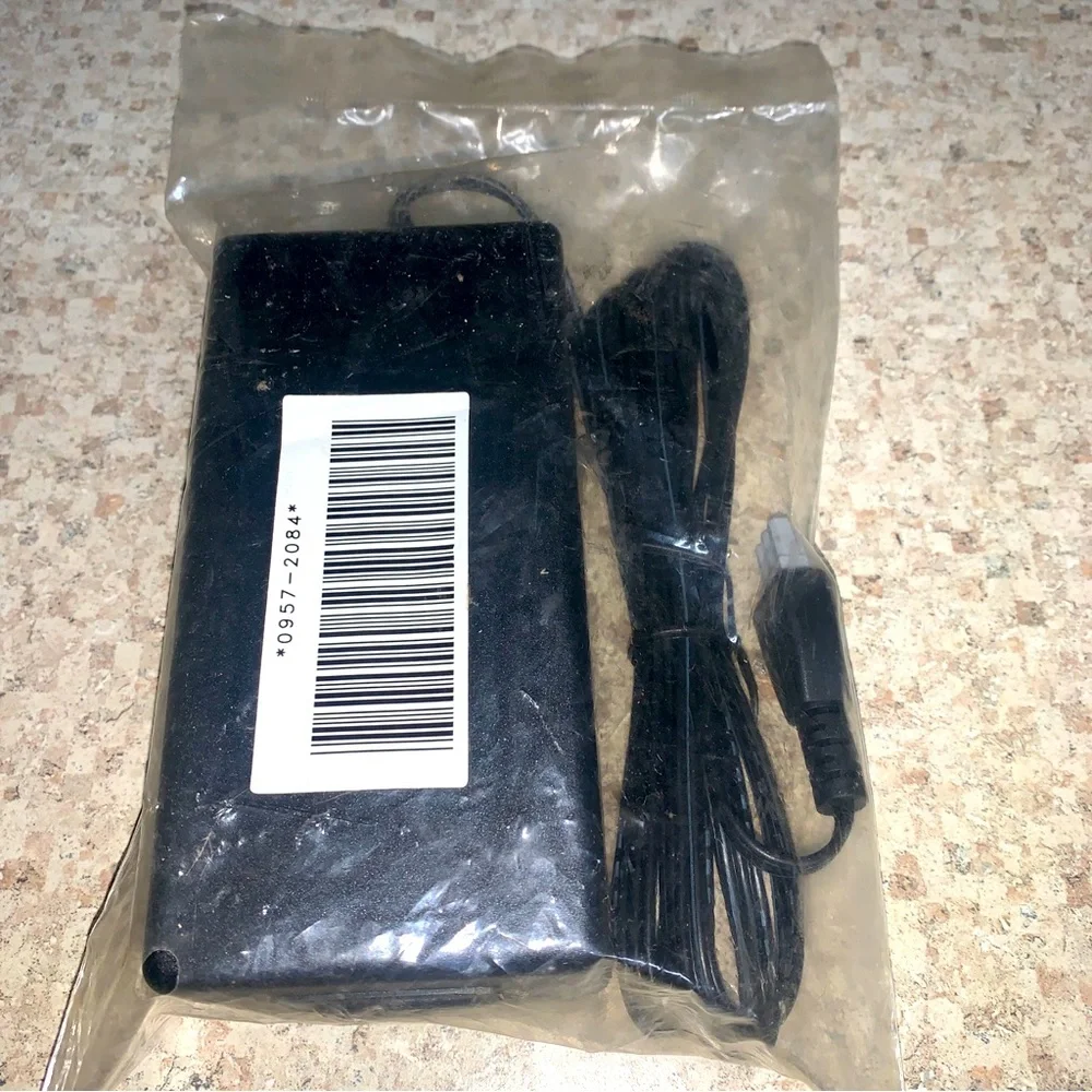 HP Genuine 0957-2084 OEM AC Adapter